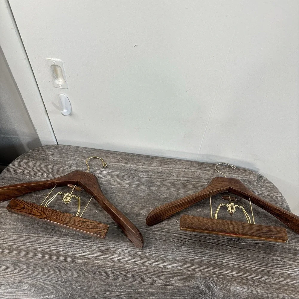 Vintage The Setwell Style 18 Inch Wooden Heavy Duty Suit Valet Hanger Wood